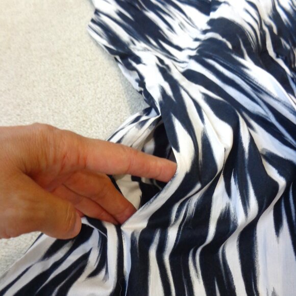 Banana Republic Cici Poplin Black White V Neck Mini Dress with Pockets Size 6 - Picture 8 of 9